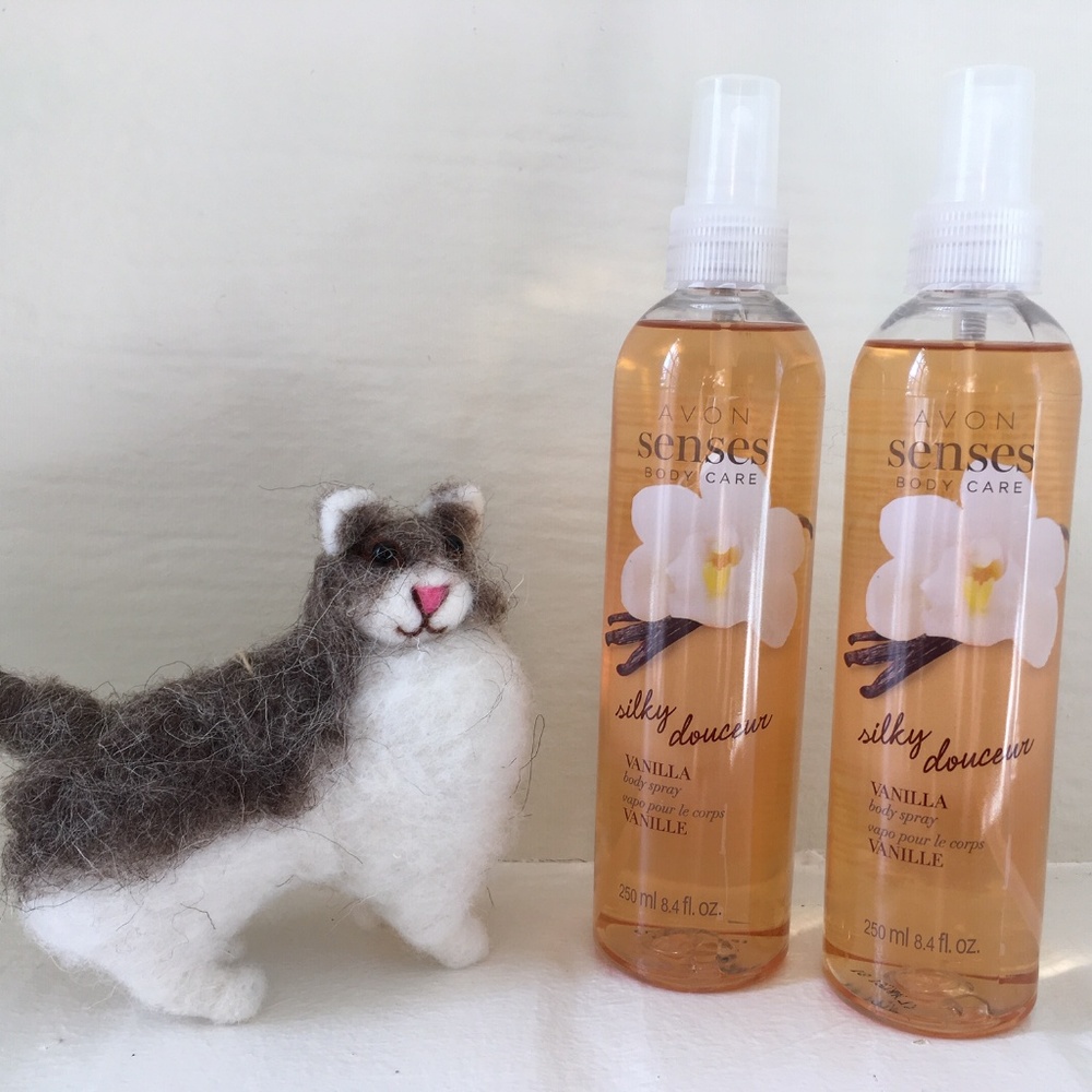 Avon Natural Body Spray in Vanilla  2 Spray Bottle